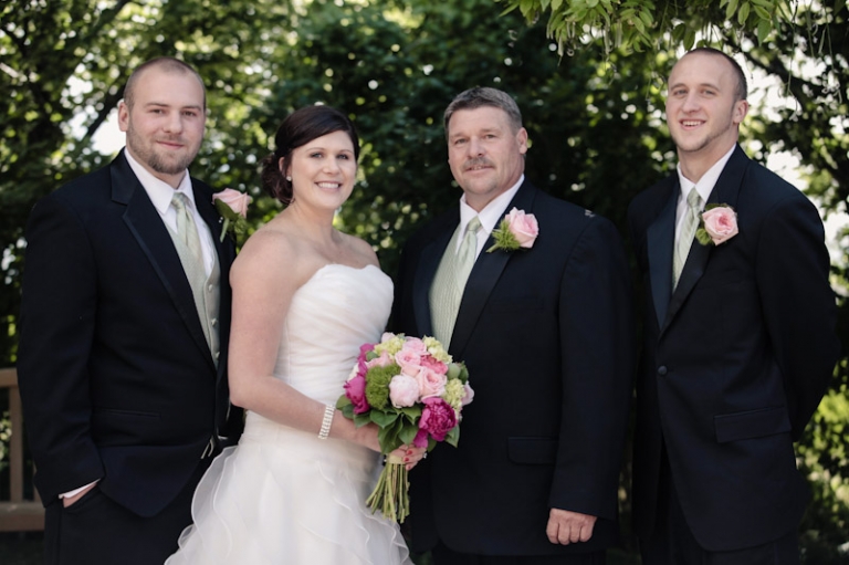 Wedding-and-Portrait-Photographer-Red-Butte-Garden-Wedding-Photographer016IMG_3566-Blog(pp_w768_h511)
