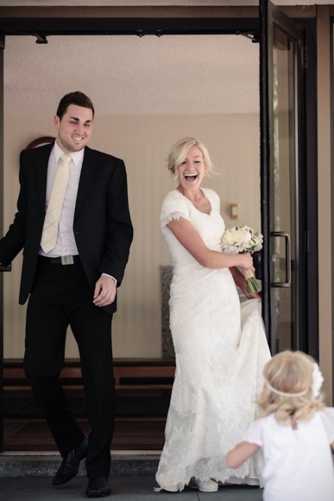 Wedding-and-Portrait-Photographer-SLC-Temple-Wedding-photographer-UT004IMG_6920-Blog(pp_w480_h720)