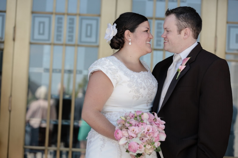 Wedding-and-Portrait-Photographer-Stone-Gate-Center-Reception-UT0140R0A6969-Blog(pp_w768_h511)