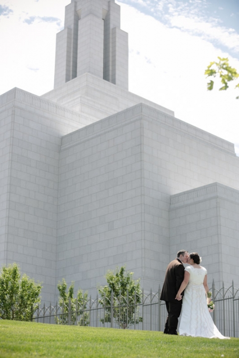 Wedding-and-Portrait-Photographer-Stone-Gate-Center-Reception-UT0240R0A7196-Blog(pp_w480_h720)