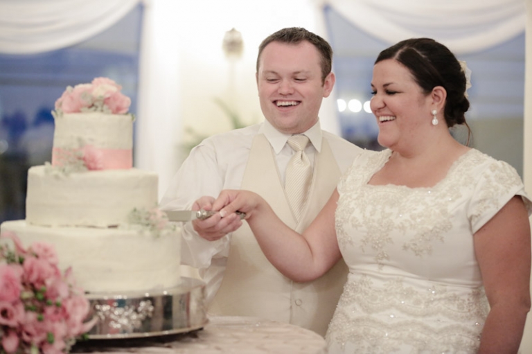 Wedding-and-Portrait-Photographer-Stone-Gate-Center-Reception-UT0440R0A7955-Blog(pp_w768_h511)