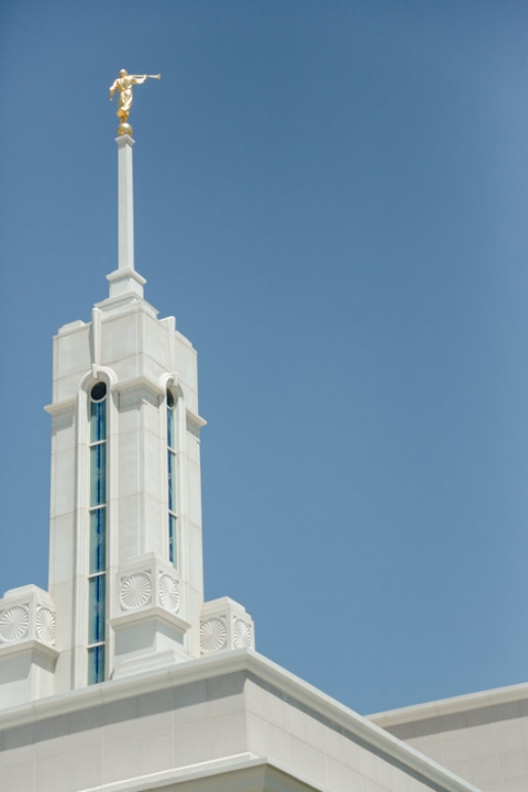 Wedding-and-Portrait-Photographer-Timpanogos-Temple-Wedding0010R0A0345-Blog(pp_w480_h720)