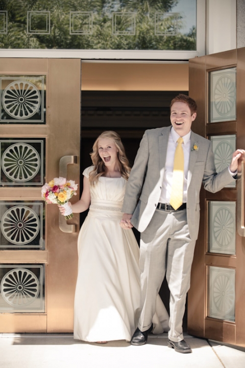 Wedding-and-Portrait-Photographer-Timpanogos-Temple-Wedding007IMG_0916-Blog(pp_w480_h720)