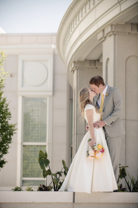 Wedding-and-Portrait-Photographer-Timpanogos-Temple-Wedding012IMG_1494-Blog(pp_w480_h720)