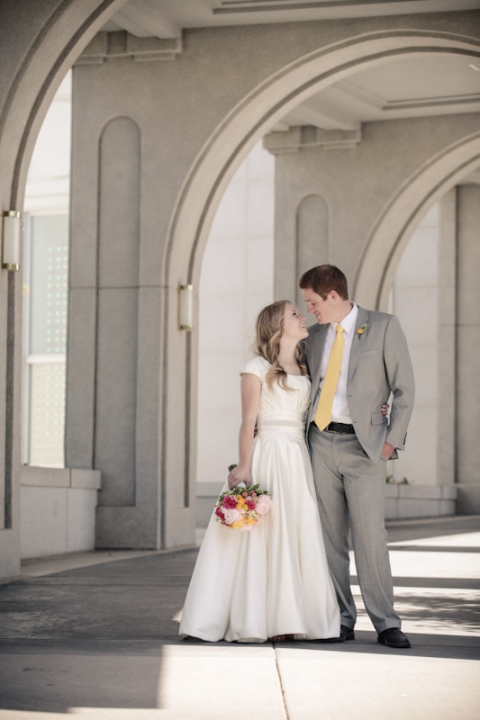 Wedding-and-Portrait-Photographer-Timpanogos-Temple-Wedding026IMG_1429-Blog(pp_w480_h720)