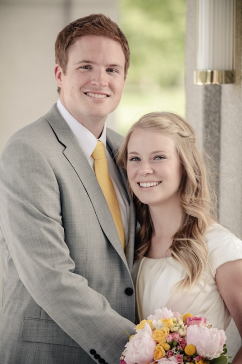 Wedding-and-Portrait-Photographer-Timpanogos-Temple-Wedding027IMG_1245-Blog(pp_w480_h720)