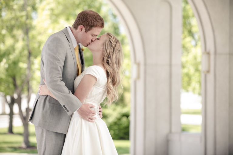 Wedding-and-Portrait-Photographer-Timpanogos-Temple-Wedding028IMG_1288-Blog(pp_w768_h511)