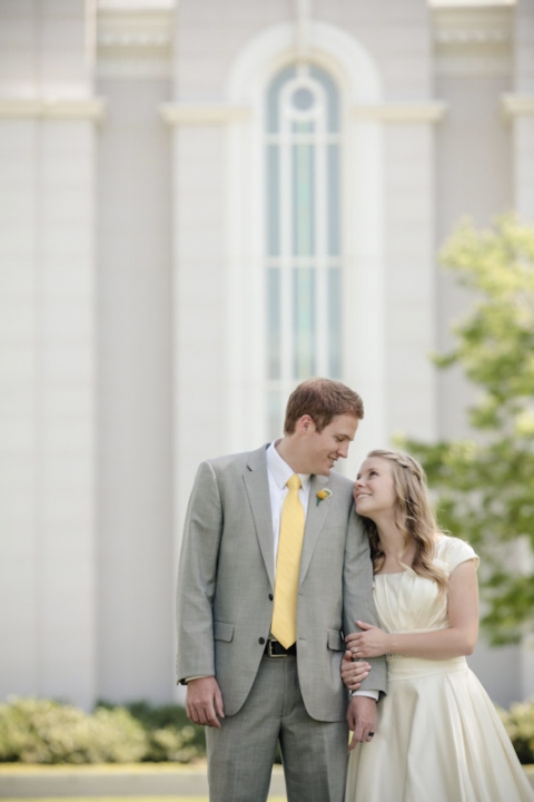 Wedding-and-Portrait-Photographer-Timpanogos-Temple-Wedding029IMG_1600-Blog(pp_w480_h720)