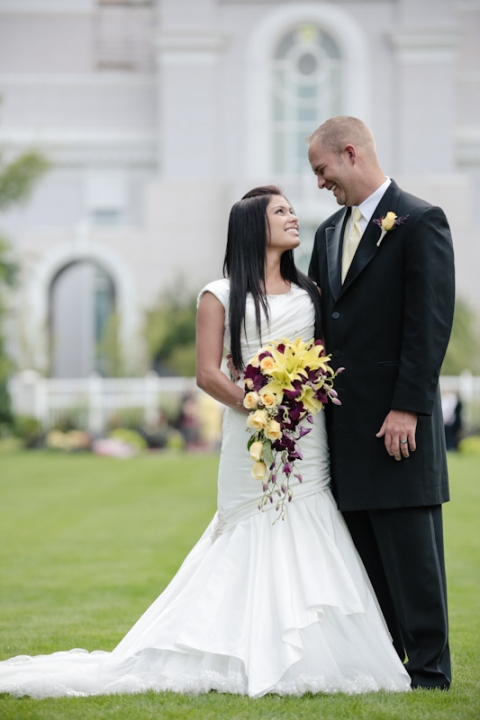 Wedding-and-Portrait-Photographer-Timpanogos-Temple-wedding0180R0A9634-Blog(pp_w480_h720)