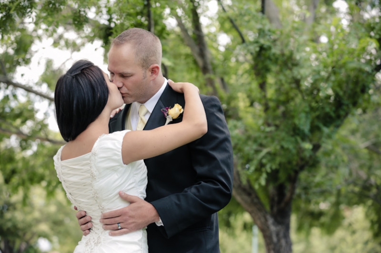 Wedding-and-Portrait-Photographer-Timpanogos-Temple-wedding0240R0A9715-Blog(pp_w768_h511)