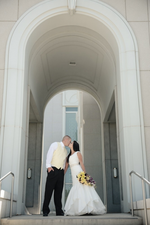 Wedding-and-Portrait-Photographer-Timpanogos-Temple-wedding0320R0A9796-Blog(pp_w480_h720)