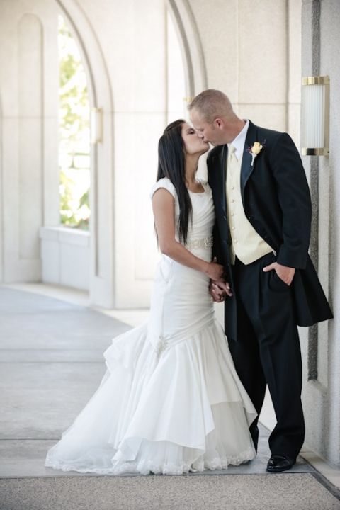 Wedding-and-Portrait-Photographer-Timpanogos-Temple-wedding0400R0A9938-Blog(pp_w480_h720)