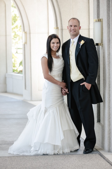 Wedding-and-Portrait-Photographer-Timpanogos-Temple-wedding0410R0A9931-Blog(pp_w480_h720)