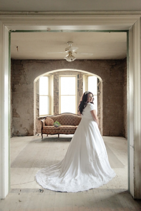 Wedding-and-Portrait-Photographer-Vintage-bridals0080R0A2357-Blog(pp_w480_h720)