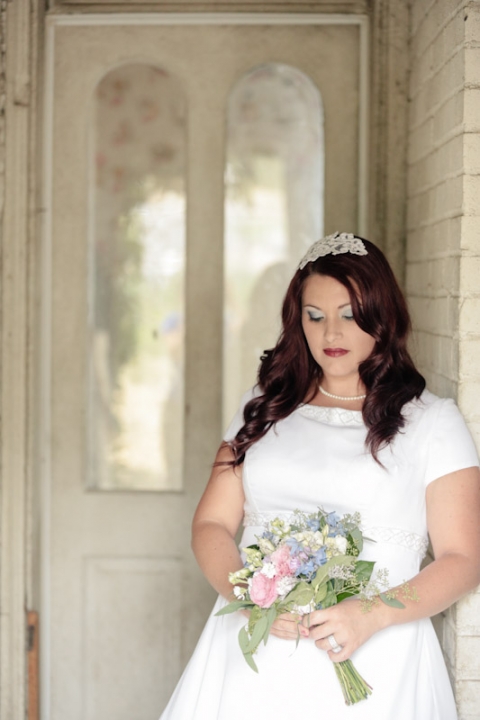 Wedding-and-Portrait-Photographer-Vintage-bridals0220R0A2204-Blog(pp_w480_h720)