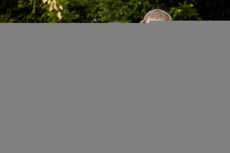 Wedding-Photographer-Provo-Temple-Wedding-Photos034-Blog(pp_w768_h511)