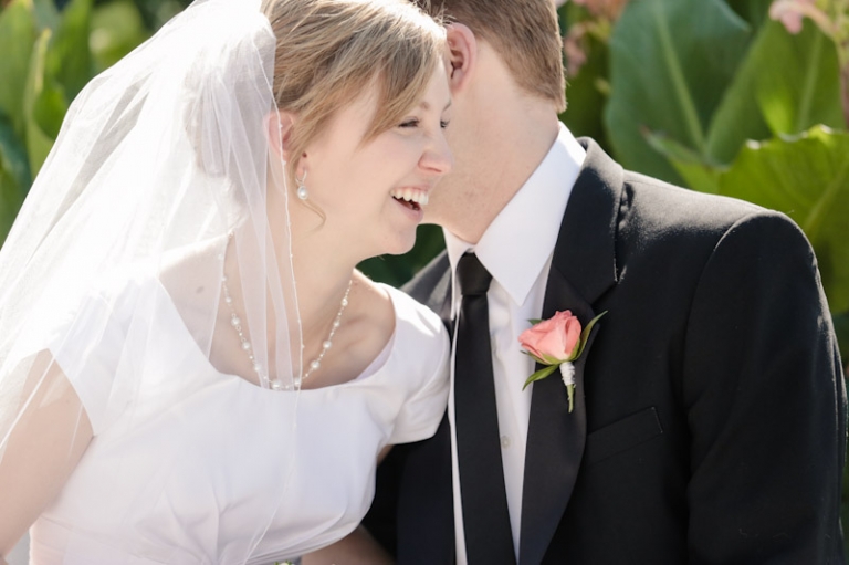 Wedding-and-Portrait-Photographer-Mount-Timpanogos-Temple-Wedding0140R0A9336-Blog(pp_w768_h511)