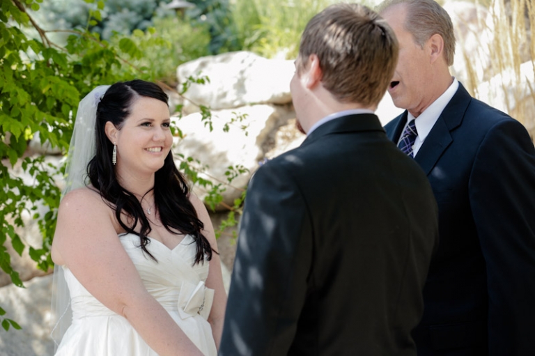 Wedding-and-Portrait-Photographer-backyard-wedding0120R0A7098-Blog(pp_w768_h511)