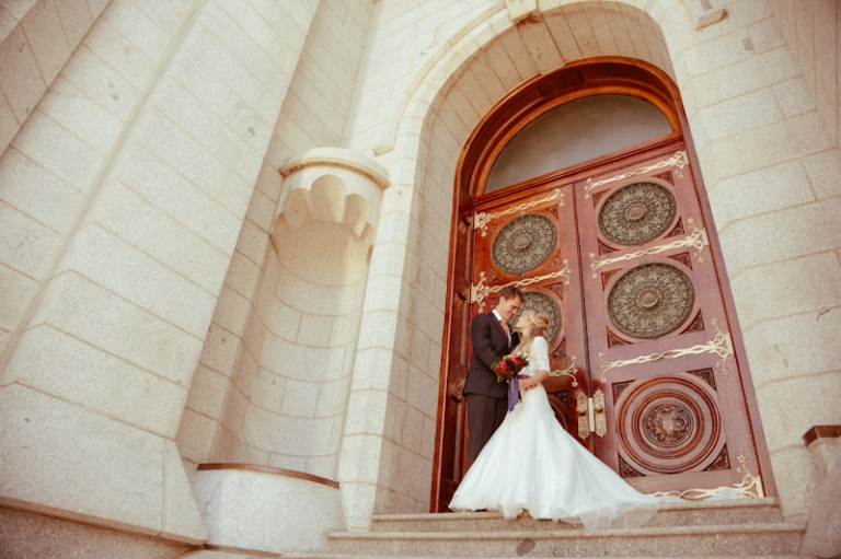 Wedding-Photographer-This-is-the-place-heritage-park-reception012-Blog(pp_w768_h511)