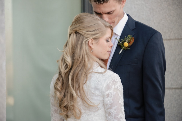 Wedding-Photographer-This-is-the-place-heritage-park-reception029-Blog(pp_w768_h511)