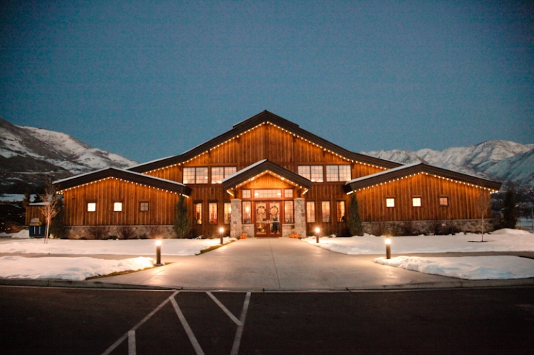 Wedding-Photographer-This-is-the-place-heritage-park-reception041-Blog(pp_w768_h511)