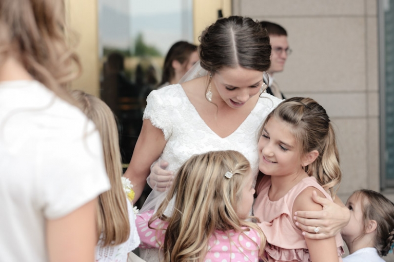 Wedding-and-Portrait-Photographer-Oqhirr-Temple-wedding-The-Bungalow-reception0050R0A2992-Blog(pp_w768_h511)