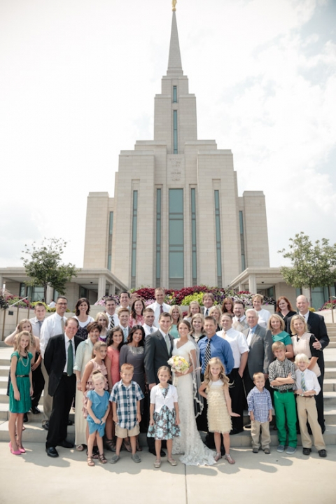 Wedding-and-Portrait-Photographer-Oqhirr-Temple-wedding-The-Bungalow-reception0070R0A3107-Blog(pp_w480_h720)