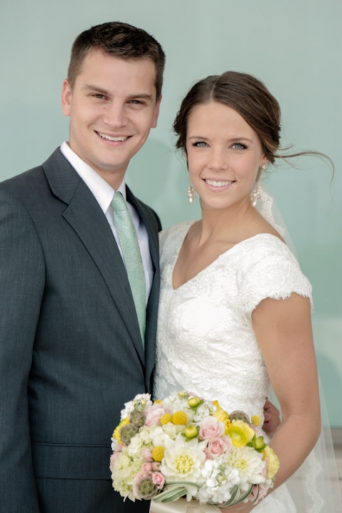 Wedding-and-Portrait-Photographer-Oqhirr-Temple-wedding-The-Bungalow-reception0100R0A3200-Blog(pp_w480_h720)