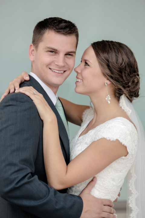 Wedding-and-Portrait-Photographer-Oqhirr-Temple-wedding-The-Bungalow-reception0120R0A3264-Blog(pp_w480_h720)