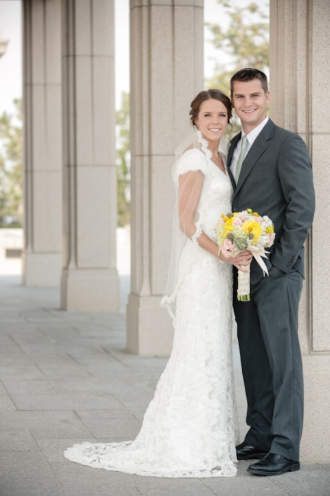 Wedding-and-Portrait-Photographer-Oqhirr-Temple-wedding-The-Bungalow-reception0190R0A3337-Blog(pp_w480_h720)