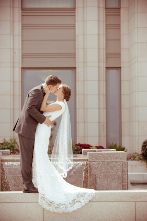 Wedding-and-Portrait-Photographer-Oqhirr-Temple-wedding-The-Bungalow-reception0230R0A3457-Blog(pp_w480_h720)