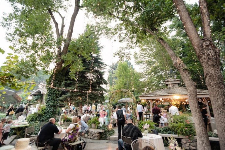 Wedding-and-Portrait-Photographer-Oqhirr-Temple-wedding-The-Bungalow-reception0470R0A4162-Blog(pp_w768_h511)