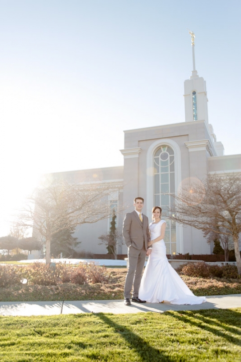 Wedding-Photographer-Timpanogos-Temple-wedding-photos008-Blog(pp_w480_h720)