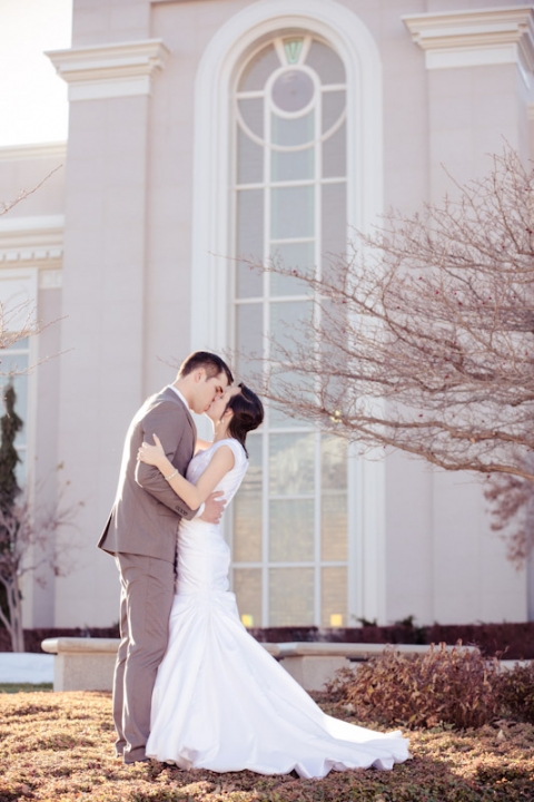 Wedding-Photographer-Timpanogos-Temple-wedding-photos009-Blog(pp_w480_h720)