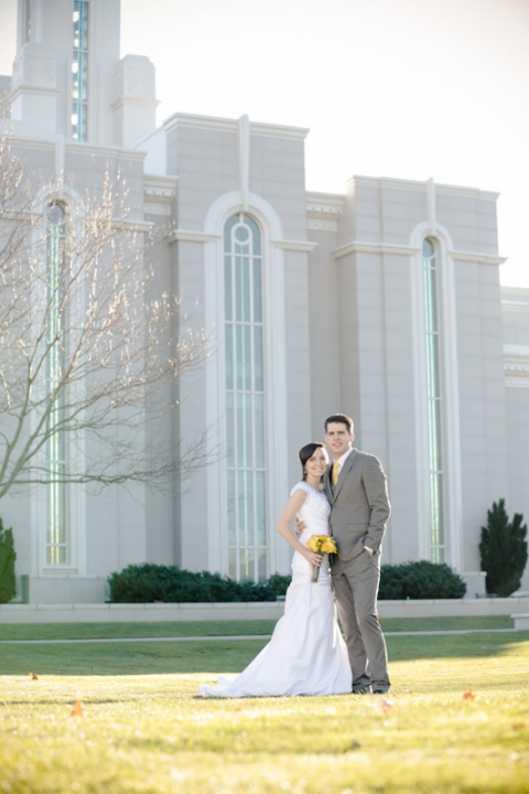 Wedding-Photographer-Timpanogos-Temple-wedding-photos012-Blog(pp_w480_h720)