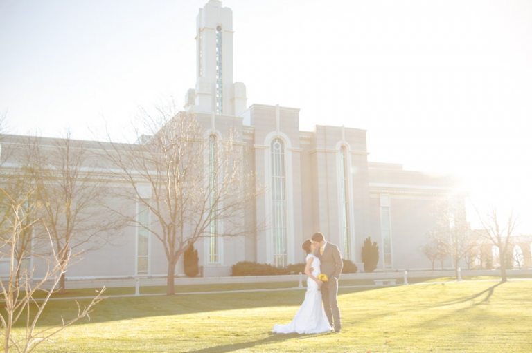 Wedding-Photographer-Timpanogos-Temple-wedding-photos015-Blog(pp_w768_h511)