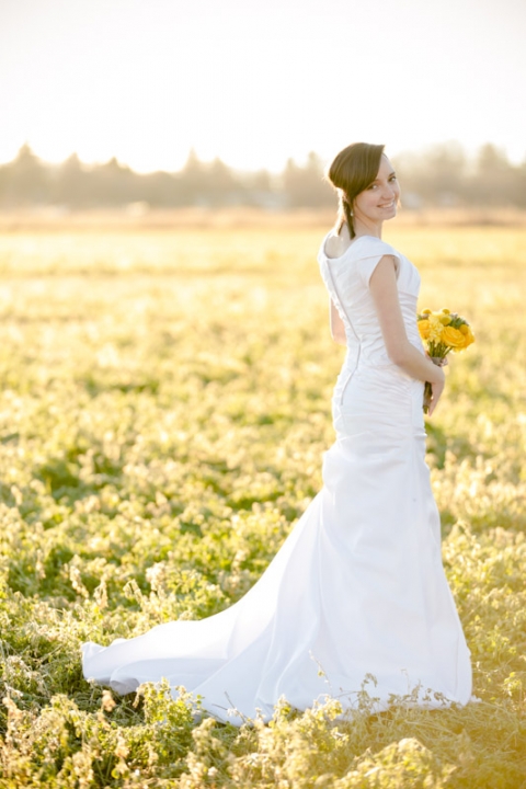 Wedding-Photographer-Timpanogos-Temple-wedding-photos020-Blog(pp_w480_h720)