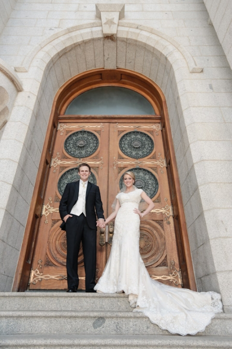 Wedding-and-Portrait-Photographer-SLC-temple-wedding0130R0A2273-Blog(pp_w480_h720)