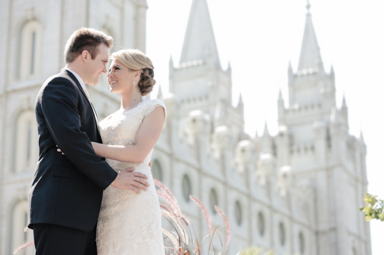 Wedding-and-Portrait-Photographer-SLC-temple-wedding0210R0A2525-Blog(pp_w768_h511)