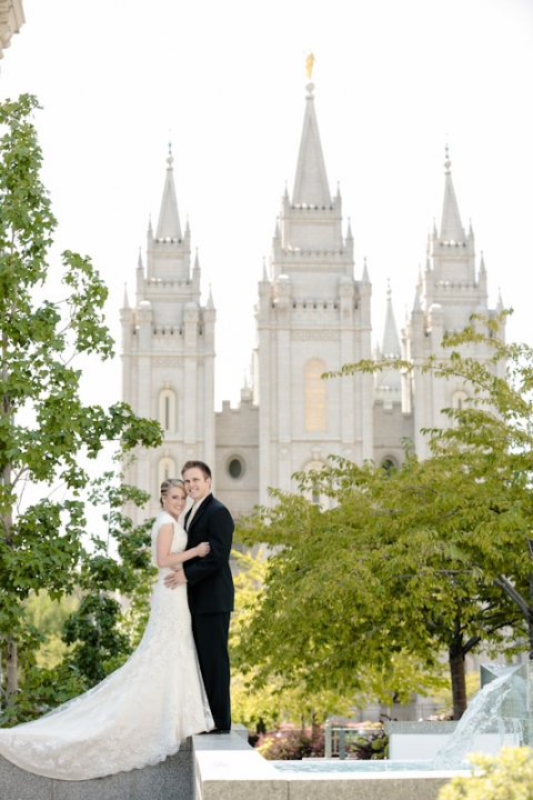 Wedding-and-Portrait-Photographer-SLC-temple-wedding0290R0A2682-Blog(pp_w480_h720)