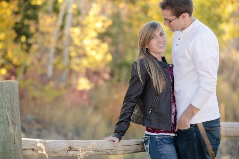 Wedding-and-Portrait-Photographer-Fall-Canyon-Engagements-UT0010R0A5472-Blog(pp_w768_h511)