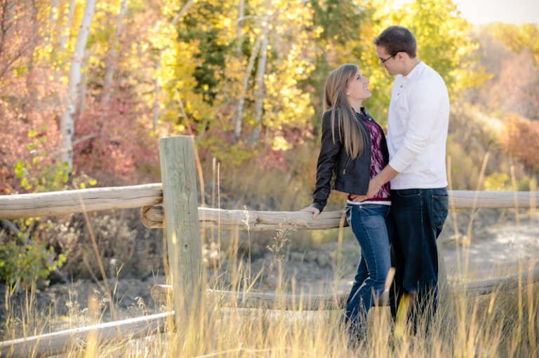 Wedding-and-Portrait-Photographer-Fall-Canyon-Engagements-UT0030R0A5457-Blog(pp_w768_h511)