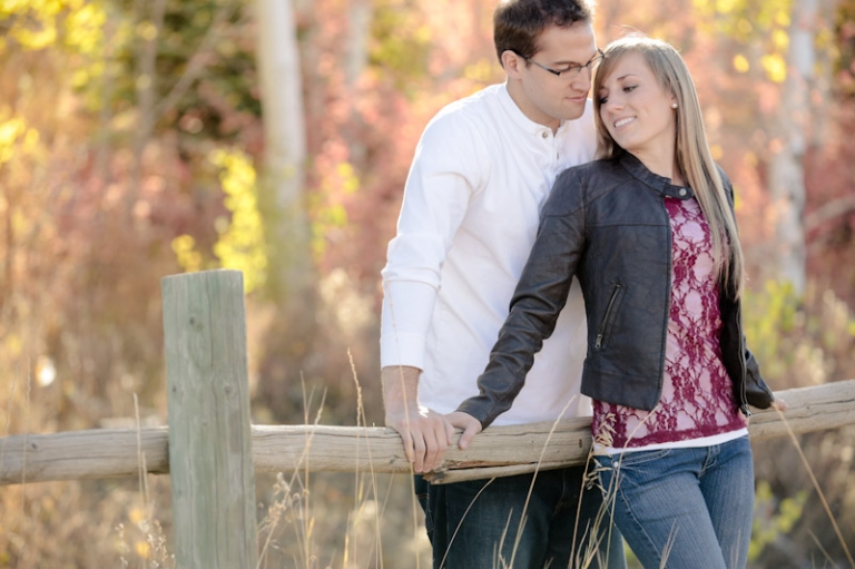 Wedding-and-Portrait-Photographer-Fall-Canyon-Engagements-UT0060R0A5392-Blog(pp_w768_h511)