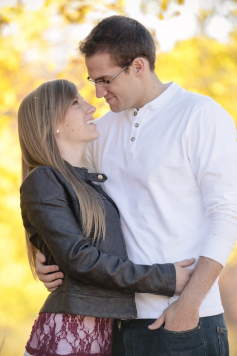 Wedding-and-Portrait-Photographer-Fall-Canyon-Engagements-UT0140R0A5760-Blog(pp_w480_h720)