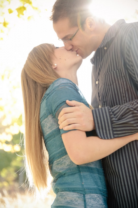 Wedding-and-Portrait-Photographer-Fall-Canyon-Engagements-UT0240R0A5340-Blog(pp_w480_h720)