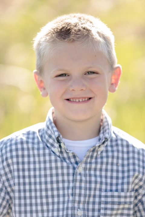 Wedding-and-Portrait-Photographer-Family-Photos-Utah0070R0A1560-Blog(pp_w480_h720)