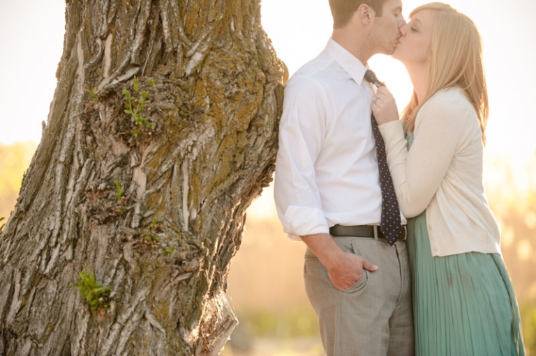 EK-Studios-Wedding-Photographer-Dock-Engagements037-Blog(pp_w768_h511)