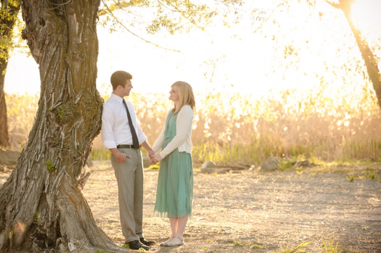 EK-Studios-Wedding-Photographer-Dock-Engagements039-Blog(pp_w768_h511)