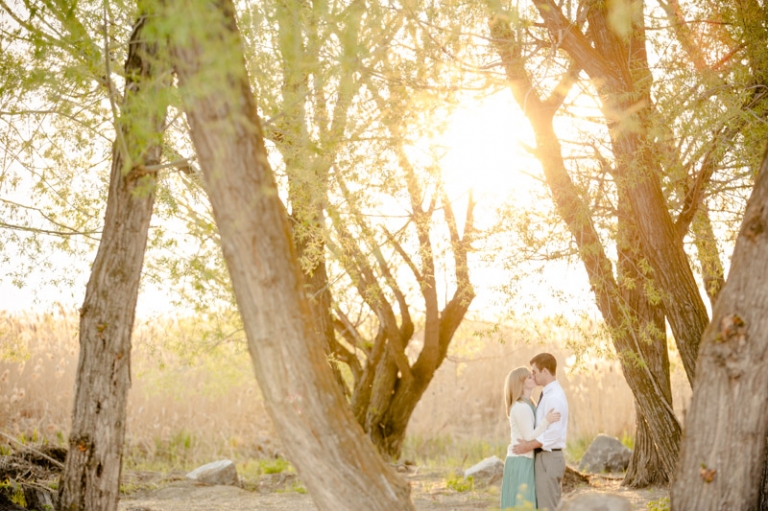 EK-Studios-Wedding-Photographer-Dock-Engagements045-Blog(pp_w768_h511)