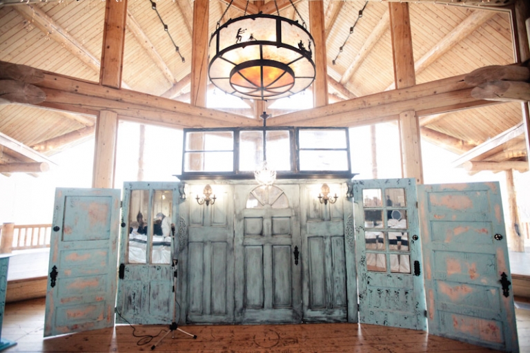 Wedding-Photographer-Vintage-Wedding-Reception001-Blog(pp_w768_h511)